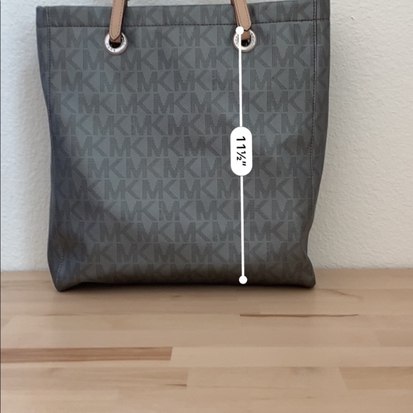 Authentic Michael Kors Tote Bag - Picture 8 of 11